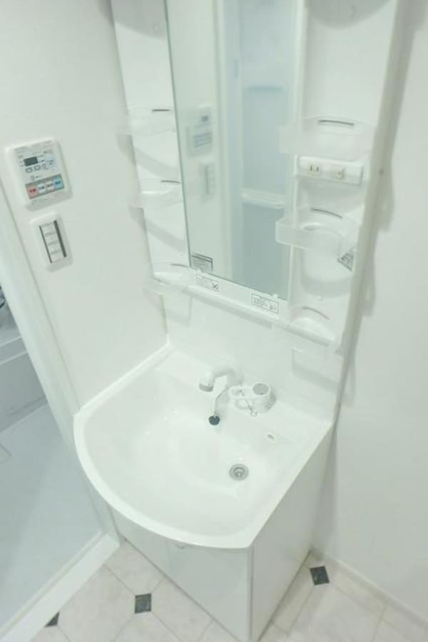 洗面(独立洗面台完備)