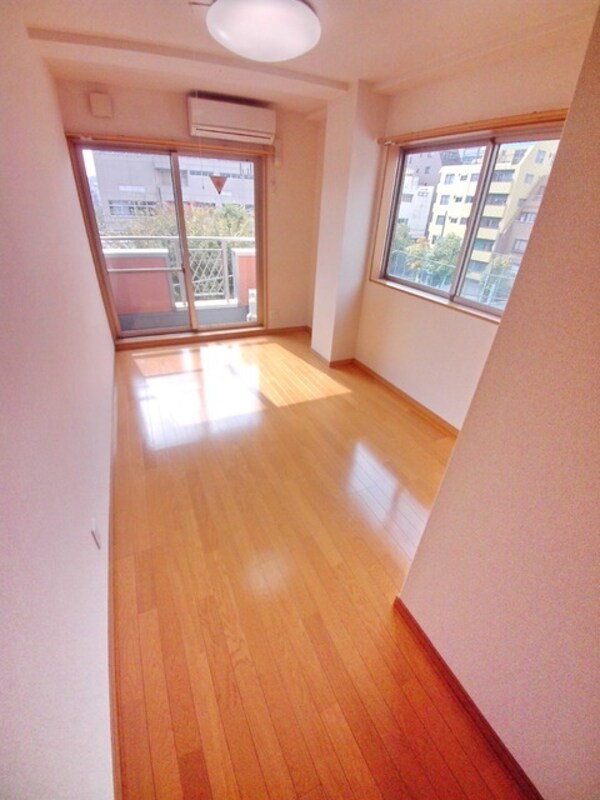 その他室内・内装(２面採光の明るいお部屋)