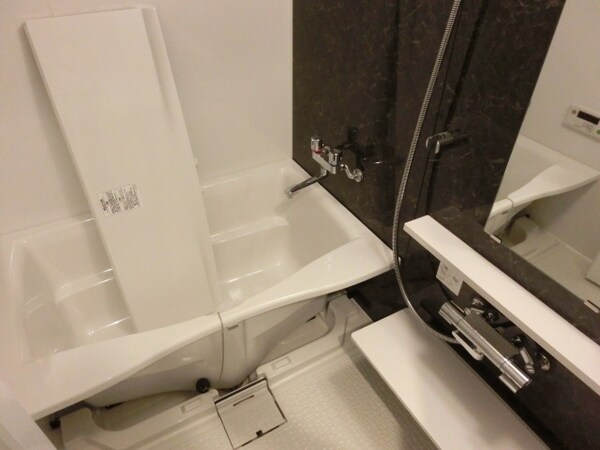 バス／シャワールーム等(ゆったりサイズのバスルーム)