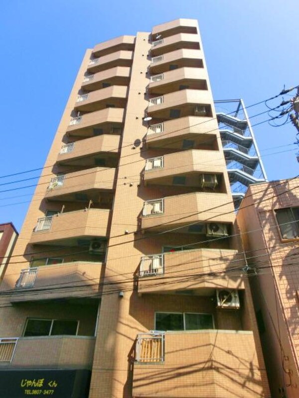 外観(頑丈な鉄骨鉄筋マンション)