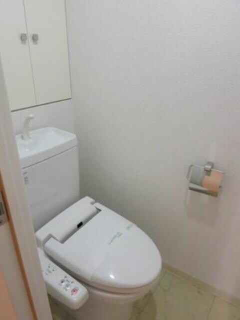 物件内観写真8　(トイレ)