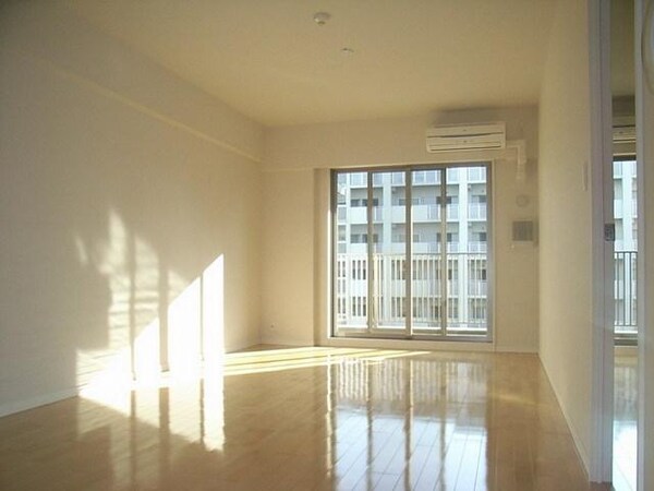 リビング・居室(明るいリビング)