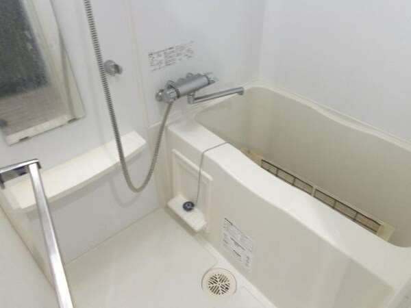 バス／シャワールーム等(浴室暖房乾燥機付バス)