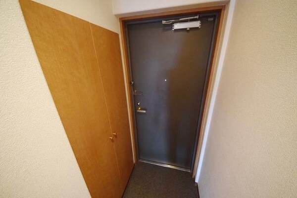 玄関(シューズＢＯＸ付です)