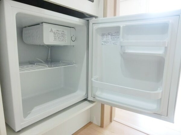 設備(キッチン下方の冷蔵庫)
