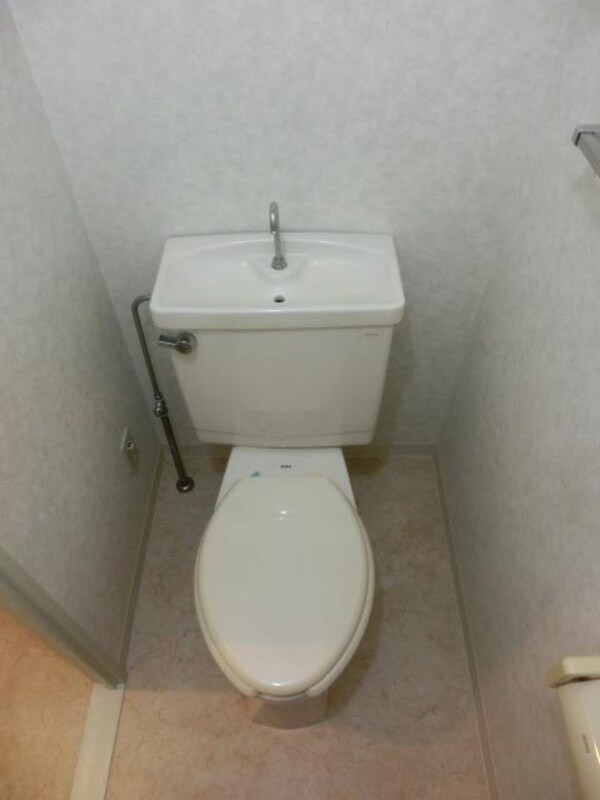 トイレ(清潔感のある洋式トイレです)