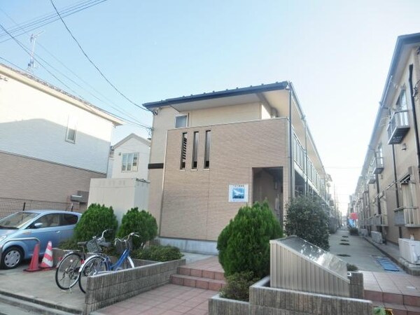 外観(閑静な住宅街に建つ綺麗な物件です。)