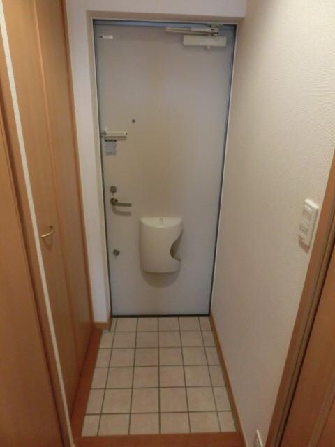 物件内観写真8　(シューズボックス完備です)