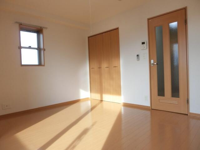 その他室内・内装(収納つきの洋室です)