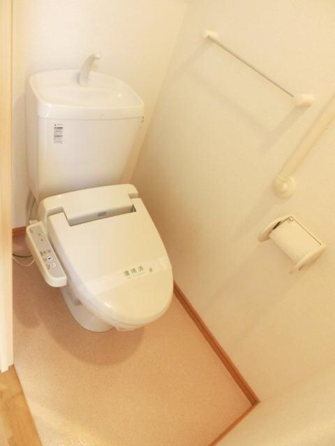 トイレ(ウォシュレット完備)