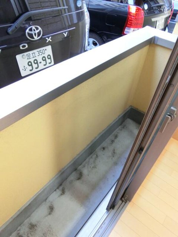設備(バルコニー目の前は駐車場です)