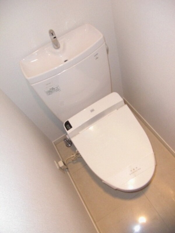 トイレ(ウォシュレット完備)
