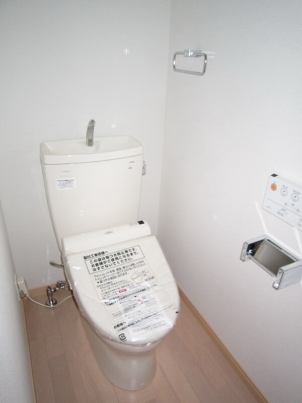 トイレ(洗浄便座付トイレです)