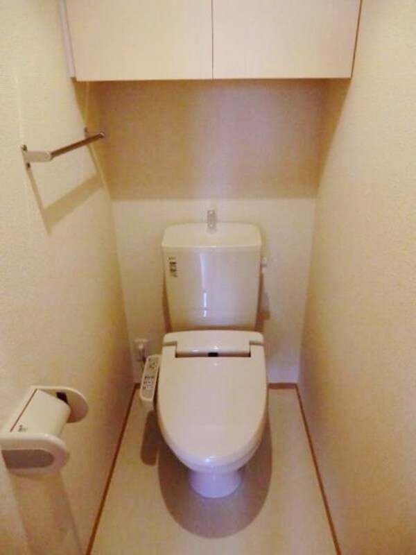 トイレ(ウォシュレット完備)