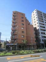 オートロック完備の鉄骨鉄筋マンションです。
