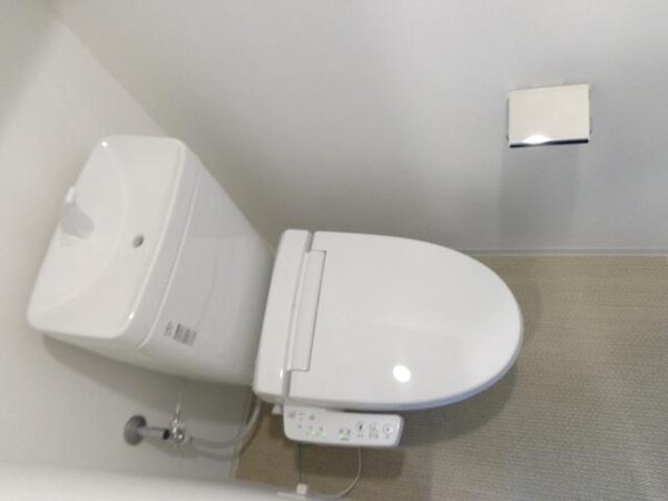 トイレ(ウォシュレット付き)