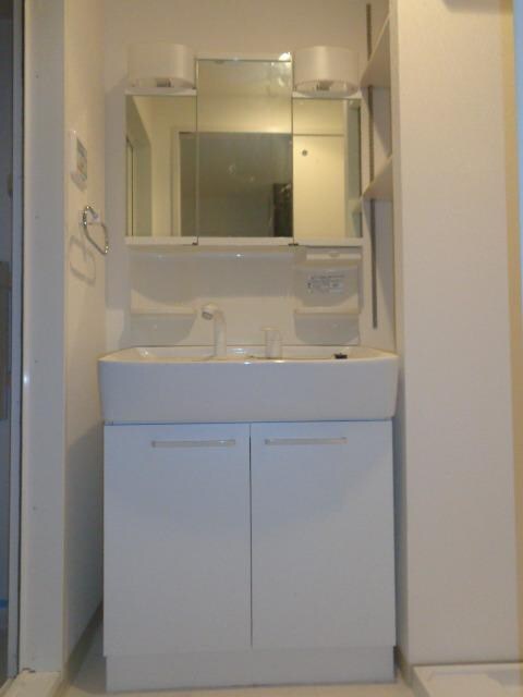 物件内観写真7　(独立洗面台)