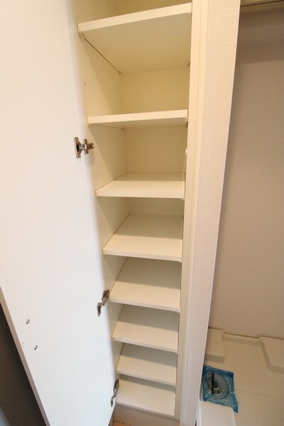 物件内観写真10　(収納)