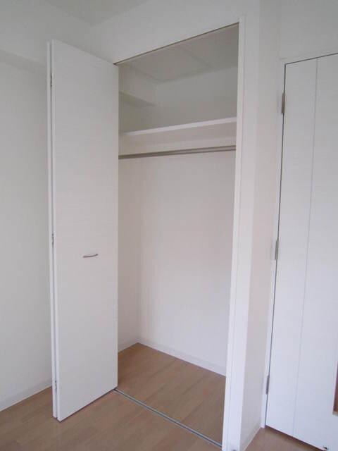 物件内観写真10　(お部屋の荷物をスッキリ、収納スペース)