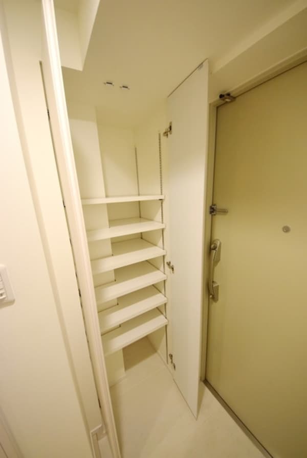 玄関(シューズボックス)