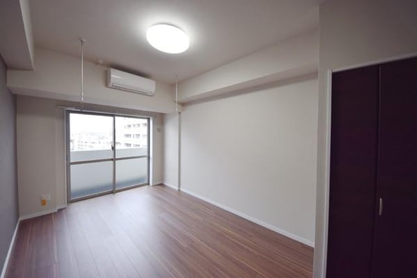 リビング・居室(洋室8.1帖)