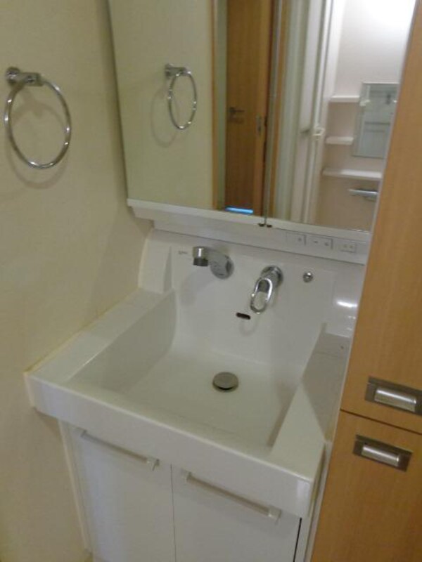 洗面(清潔な洗面台)