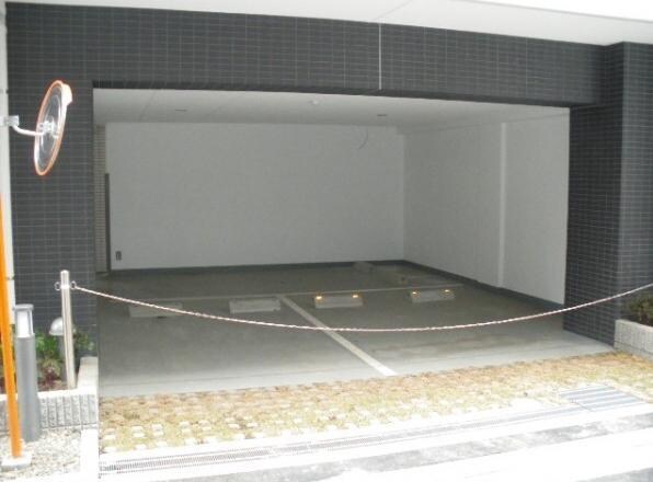 物件内観写真8　(駐車場)