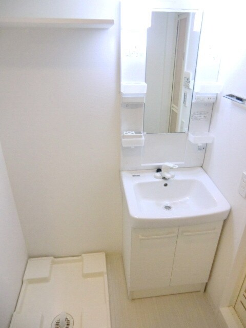 物件内観写真19　(ゆったりした洗面脱衣場)