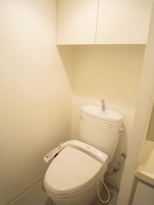 トイレ(ウォシュレット付き)