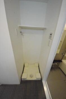 物件内観写真13　(室内洗濯機置場)