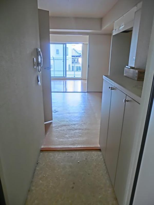 玄関(シューズＢＯＸ完備)