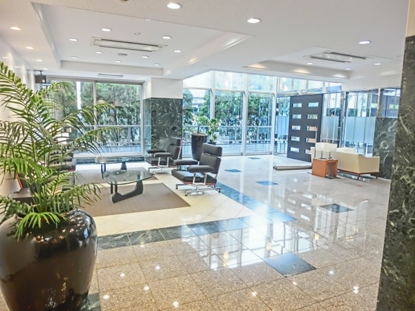 ロビー(☆休憩ソファーのあるロビー☆)