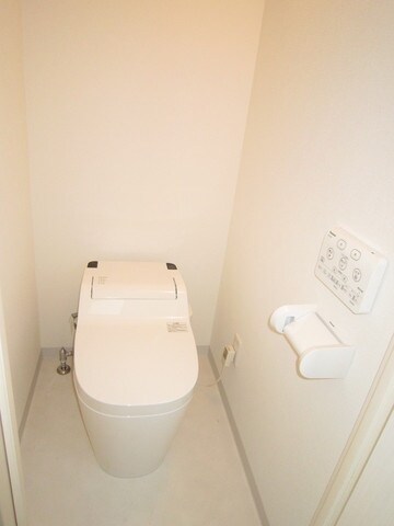 物件内観写真6　(ウォシュレット付です。)