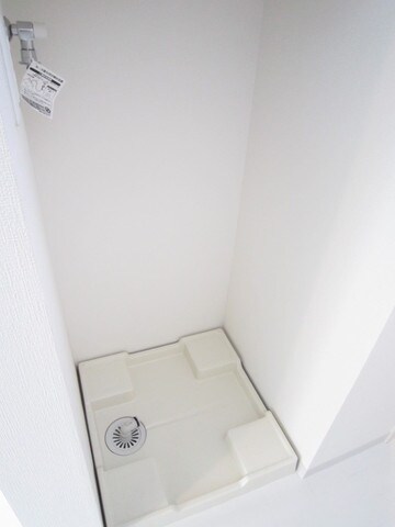 物件内観写真7　(洗濯機置場室内にあります。)