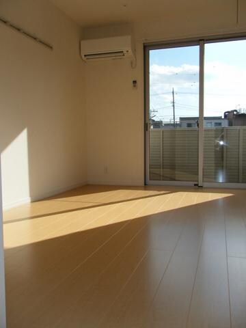 物件内観写真2　(☆洋室フローリング☆)