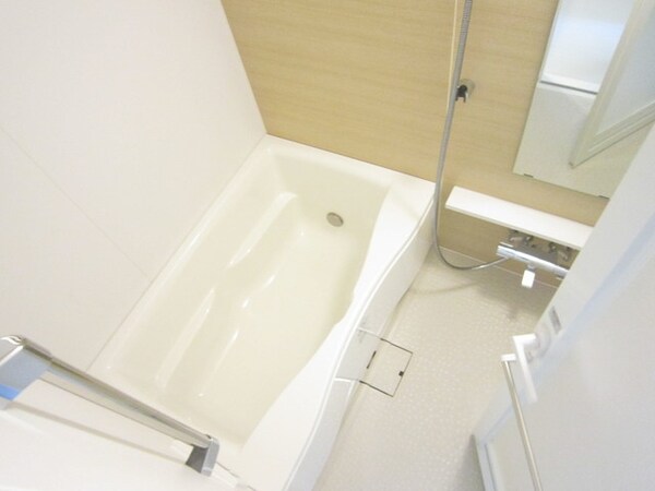 バス／シャワールーム等(追い焚き　浴室乾燥機)