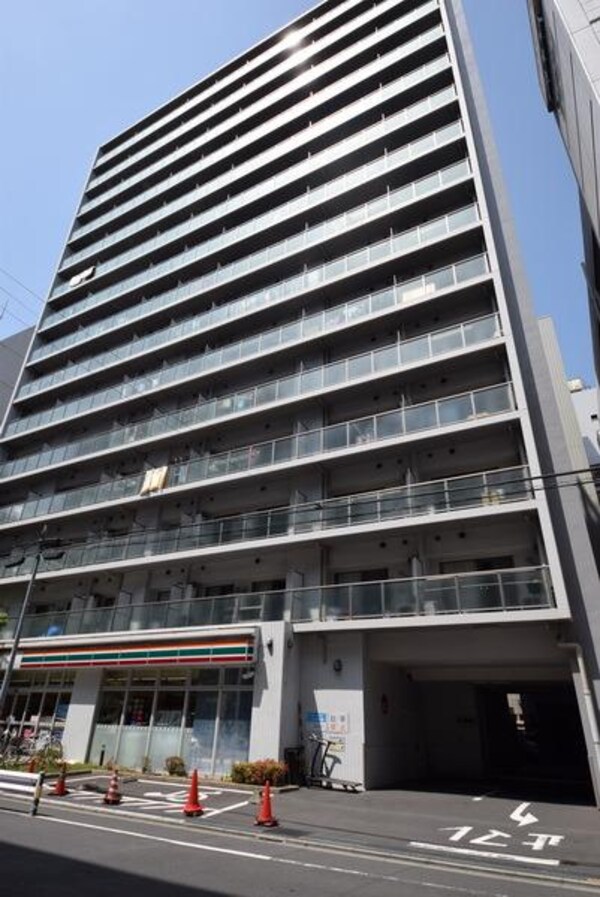 外観(地上15階建て)