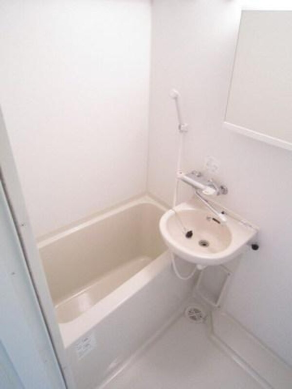 バス／シャワールーム等(追い焚き機能付)