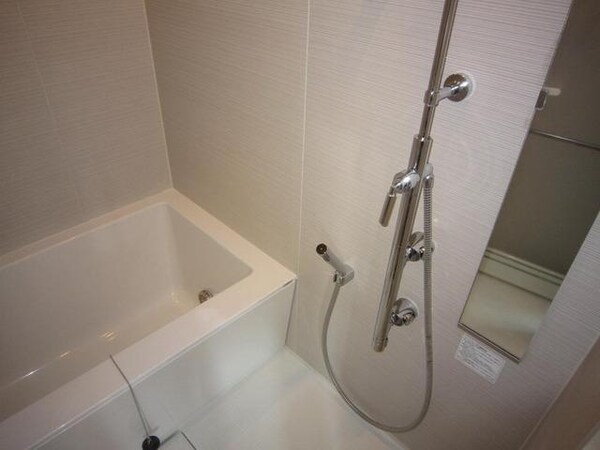 バス／シャワールーム等(浴室)