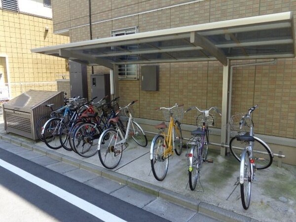 共有部分(駐輪場・ゴミ置場)