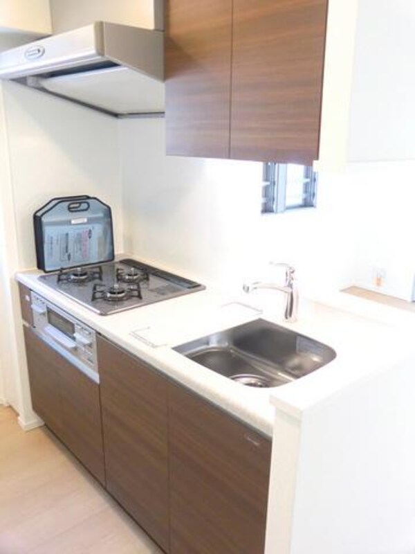 キッチン(便利な２口グリル付きシステムガスキッチン)