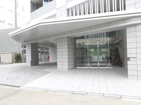 エントランス(重厚感あふれるエントランス)