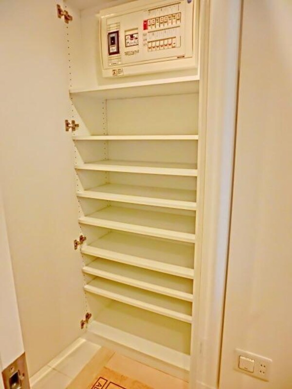 玄関(シューズボックス)