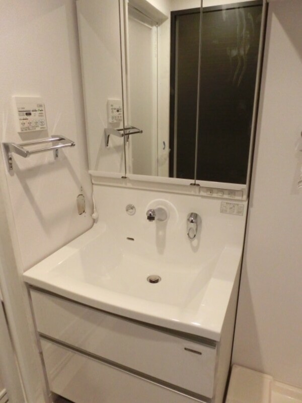 洗面(女性にうれしい大型洗面台)