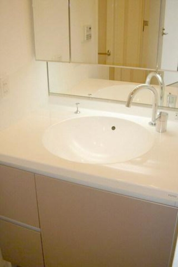 洗面(独立洗面台完備)