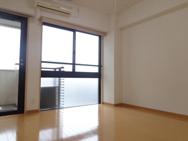 物件内観写真13　(リビング（参考）)