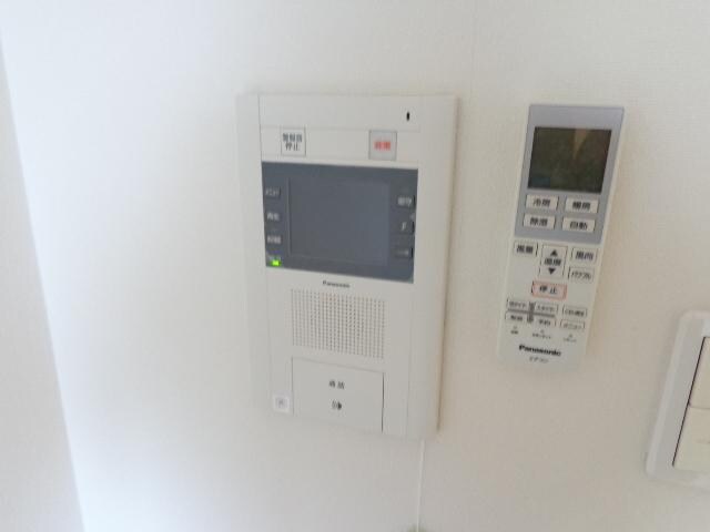 物件内観写真10　(TVモニター付きインターホン)