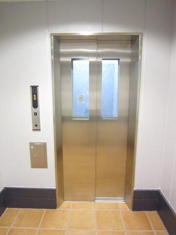 物件内観写真16　(エレベーター付)