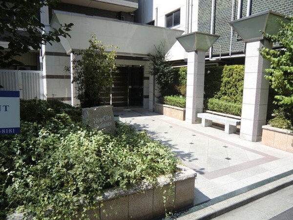 外観(★緑あふれるエントランス★)