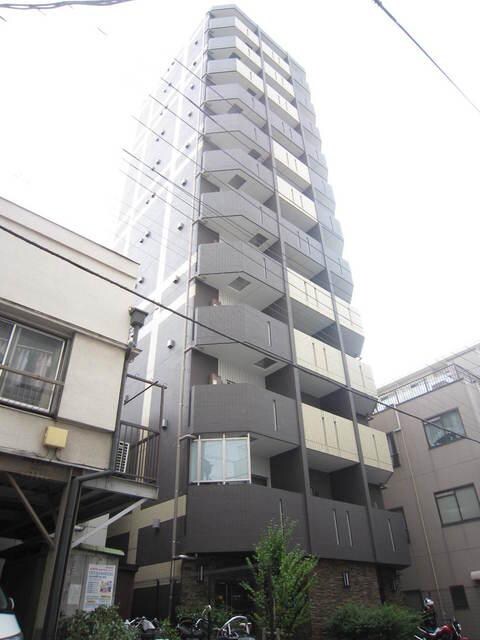 外観(重厚感あふれるエントランス)